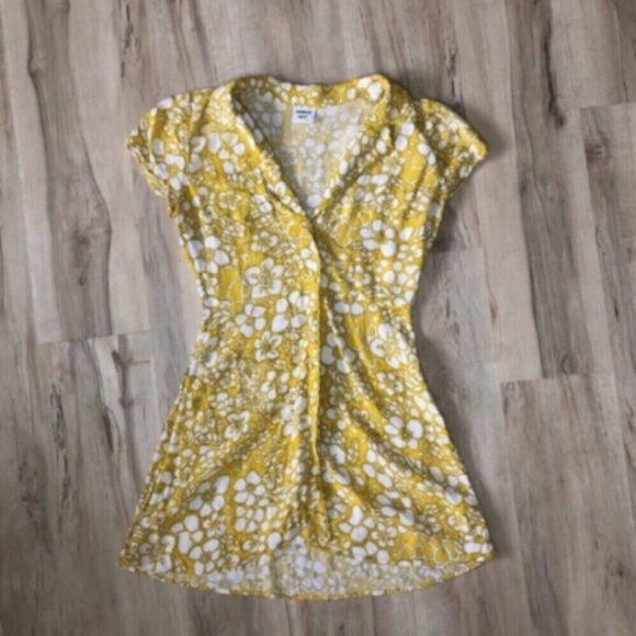 Sunday Best Yellow V-Neck Button Up Sundress - Picture 6 of 10